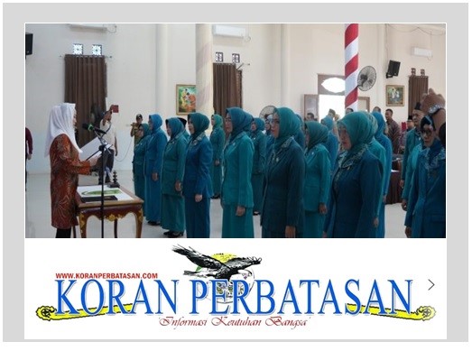 Bupati Natuna bersama Ketua dan Pengurus TP PKK Natuna usai pelantikan