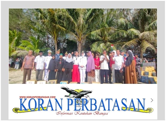Pengibaran Bendera Merah Putih HUT ke-80 RI oleh Bupati Natuna Cen Sui Lan dan Pangkogabwilhan I di Pantai Piwang Ranai