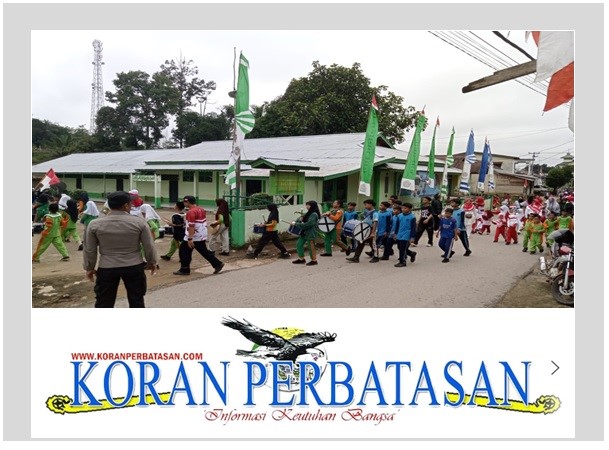 Polsek Menyuke mengamankan jalan santai MIN 2 Landak dan MTs Al-Ikhlas peringati HUT ke-80 RI di Desa Darit, Menyuke, Landak.