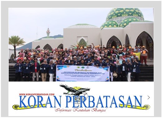 Peserta PBAK 2025 STAI Natuna saat mengikuti upacara pembukaan di kampus.
