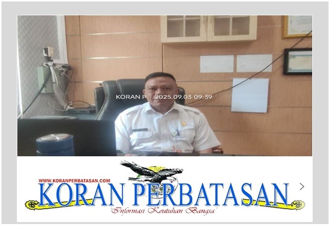 Kepala Dinas PUPR Anambas Syarif Ahmad di ruang kerjanya membahas program infrastruktur dan tata ruang daerah