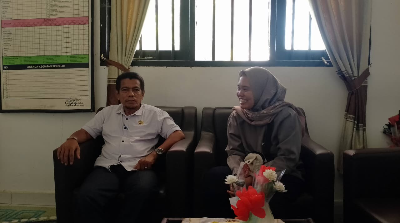 Kepala Sekolah SMPN 2 Bunguran Timur, Lukman Hakim, S.Pd., saat memaparkan inovasi sekolah geopark dan program peningkatan kualitas guru di Natuna.