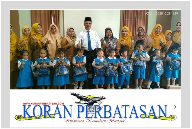 Potret Bupati Anambas, Aneng, bersama para siswa TK Negeri 002 Palmatak dan para guru pendidik.