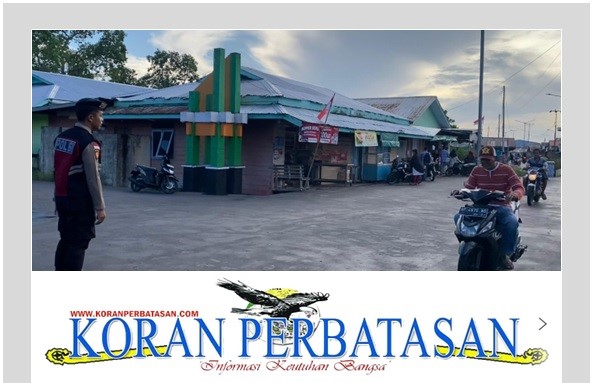 Personel Polsek Bunguran Barat melakukan pengaturan lalu lintas di pagi hari di wilayah Kecamatan Bunguran Barat, Natuna.