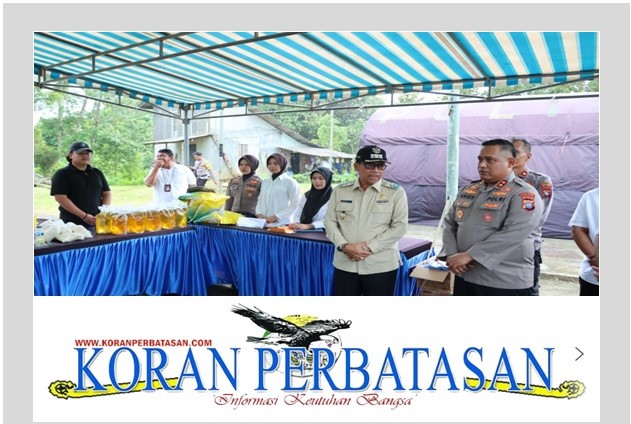 Potret Wakil Bupati Natuna Jarmin bersama Kapolres AKBP Novyan Aries Efendie dalam kegiatan Gerakan Pangan Murah di Desa Sebadai Ulu.