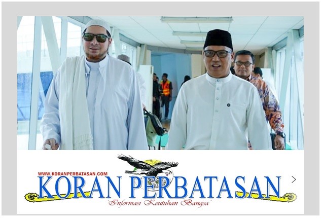 Wakil Gubernur Kepri Nyanyang Haris Pratamura menyambut kedatangan Habib Jindan bin Novel di Bandara Raja Haji Fisabilillah.