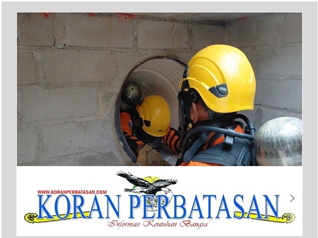 Personel SAR Natuna mengikuti latihan Confined Space Rescue untuk evakuasi di ruang sempit