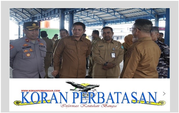 Bupati Aneng dan Wakil Bupati Raja Bayu saat membuka Gerakan Pasar Murah di Tarempa Barat.