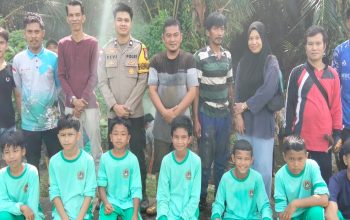 Musim Utara Mengintai, Warga Ranai Darat Benahi Saluran Air